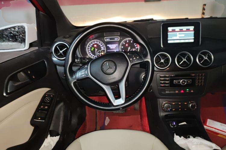 Used Mercedes-Benz B-Class 2012 B 180 Steering Wheel