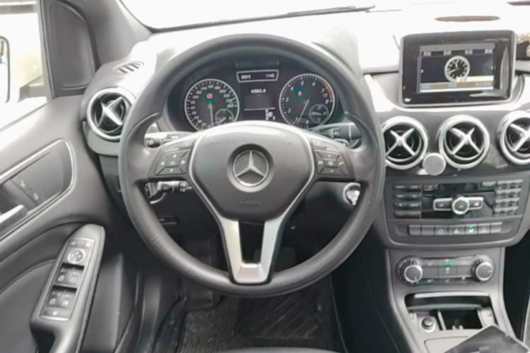 Used Mercedes-Benz B-Class 2012 B 180 Steering Wheel
