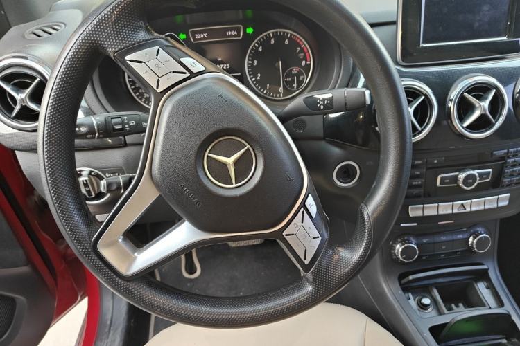 Used Mercedes-Benz B-Class 2012 B 180 Steering Wheel