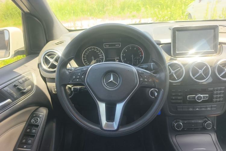 Used Mercedes-Benz B-Class 2012 B 180 Steering Wheel