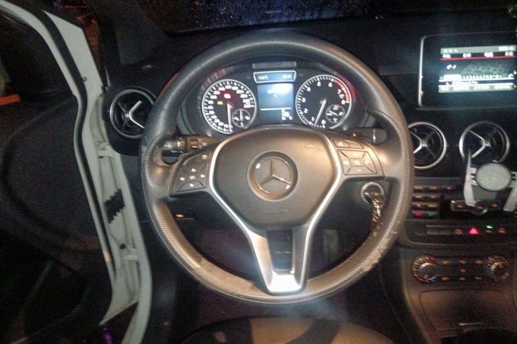 Used Mercedes-Benz B-Class 2012 B 180 Steering Wheel