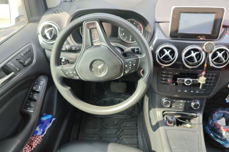 Used Mercedes-Benz B-Class 2012 B 180 Steering Wheel