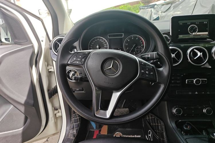Used Mercedes-Benz B-Class 2012 B 180 Steering Wheel