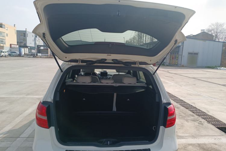 Used Mercedes-Benz B-Class 2012 B 180 Trunk