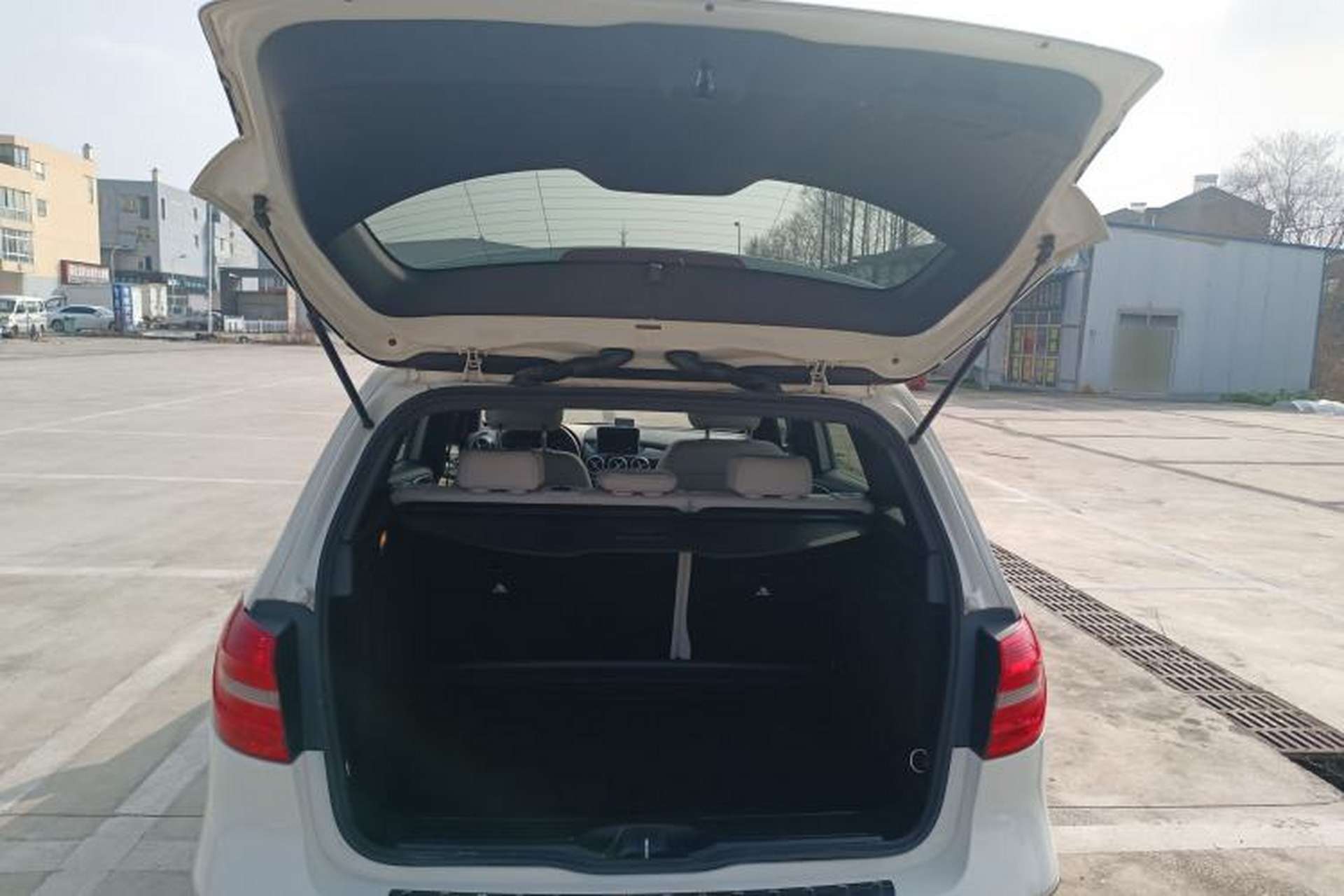 Used Mercedes-Benz B-Class 2012 B 180 Trunk