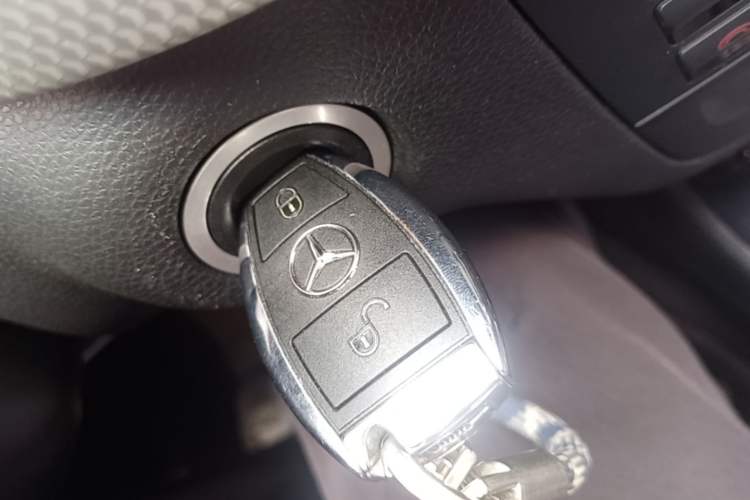 Used Mercedes-Benz B-Class 2012 B 200 Vehicle Key