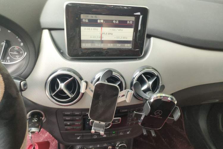 Used Mercedes-Benz B-Class 2012 B 200 Audio And AC Panel