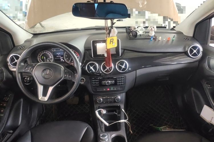 Used Mercedes-Benz B-Class 2012 B 180 base model (imported) Center Console