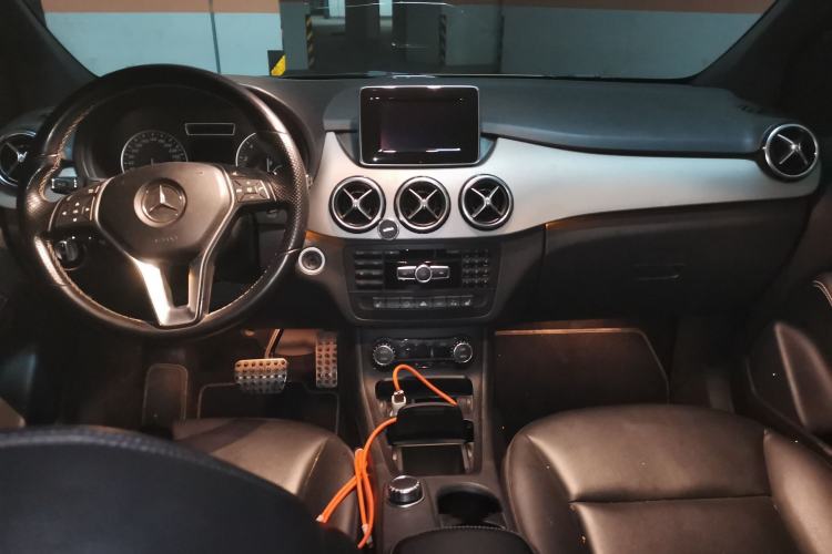 Used Mercedes-Benz B-Class 2012 B 200 Center Console
