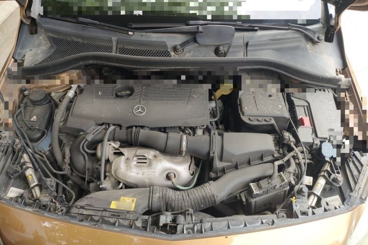 Used Mercedes-Benz B-Class 2012 B 200 Engine Bay