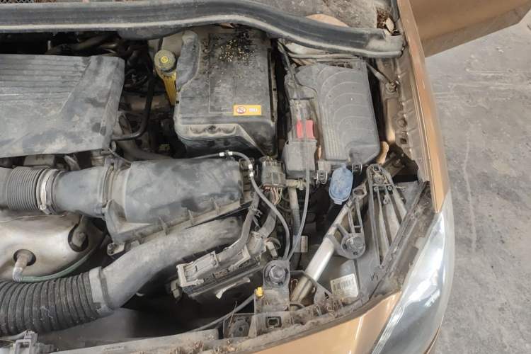 Used Mercedes-Benz B-Class 2012 B 180 base model (imported) Engine Bay Left