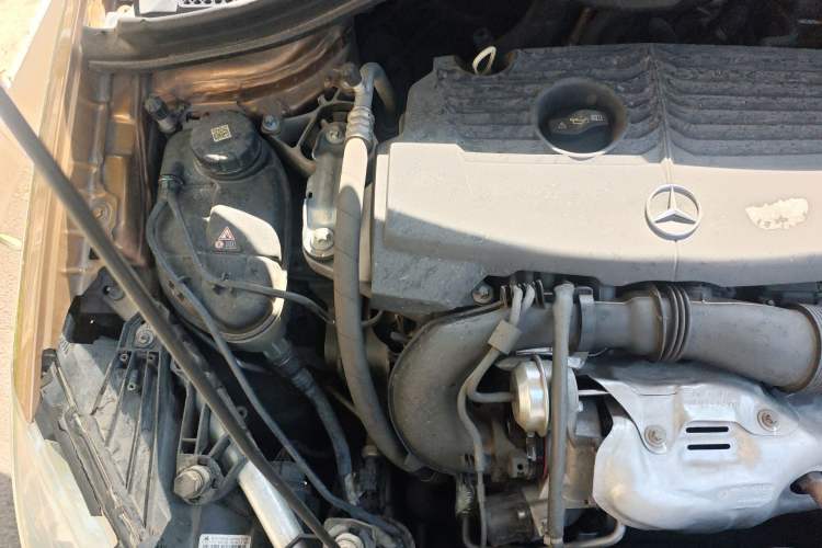 Used Mercedes-Benz B-Class 2012 B 180 Engine Bay Right