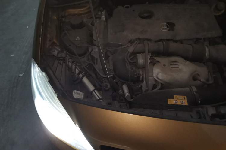 Used Mercedes-Benz B-Class 2012 B 200 Engine Bay Right