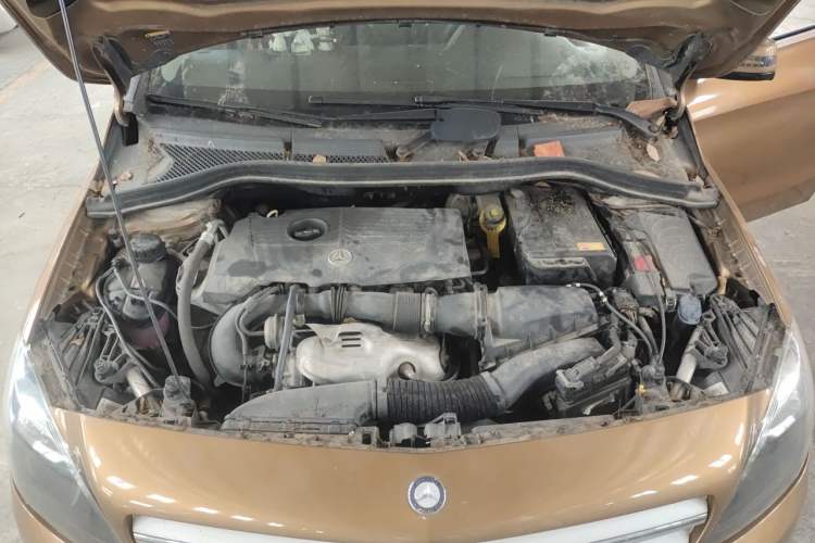 Used Mercedes-Benz B-Class 2012 B 180 base model (imported) Engine Bay