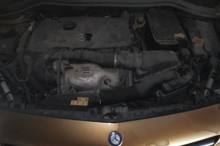 Used Mercedes-Benz B-Class 2012 B 200 Engine Bay