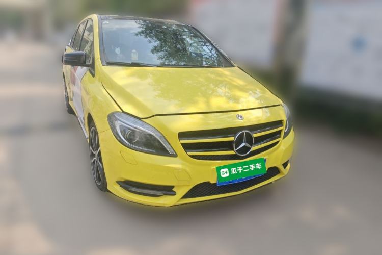 Used Mercedes-Benz B-Class 2012 B 200 Front Right 45 Deg