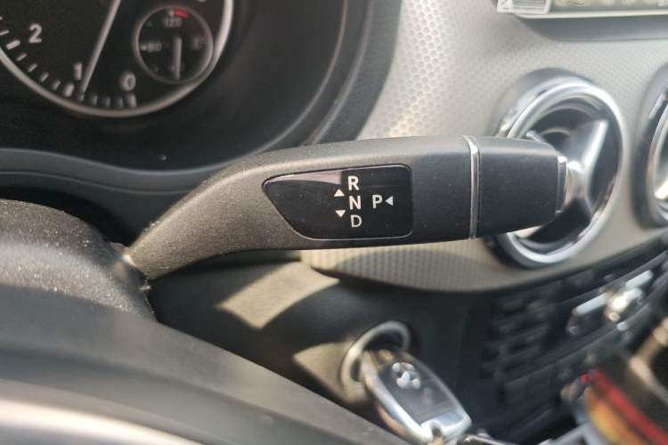 Used Mercedes-Benz B-Class 2012 B 200 Gear Lever