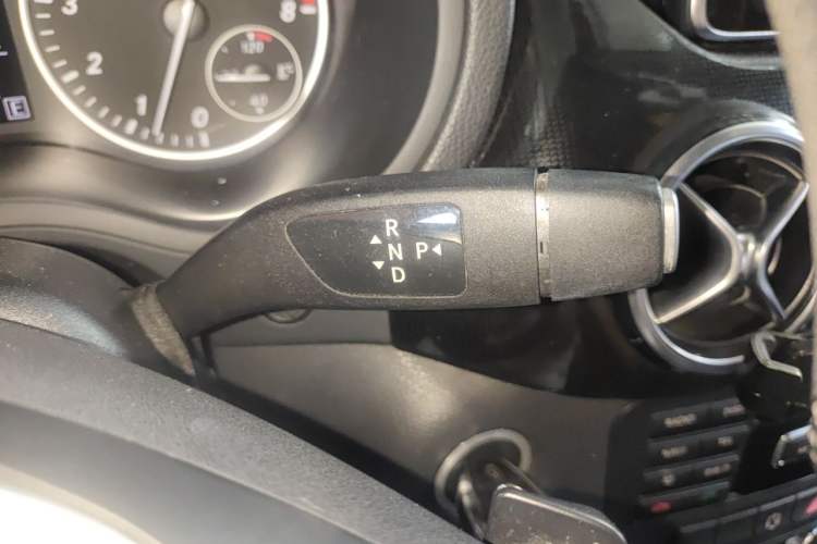 Used Mercedes-Benz B-Class 2012 B 180 base model (imported) Gear Lever
