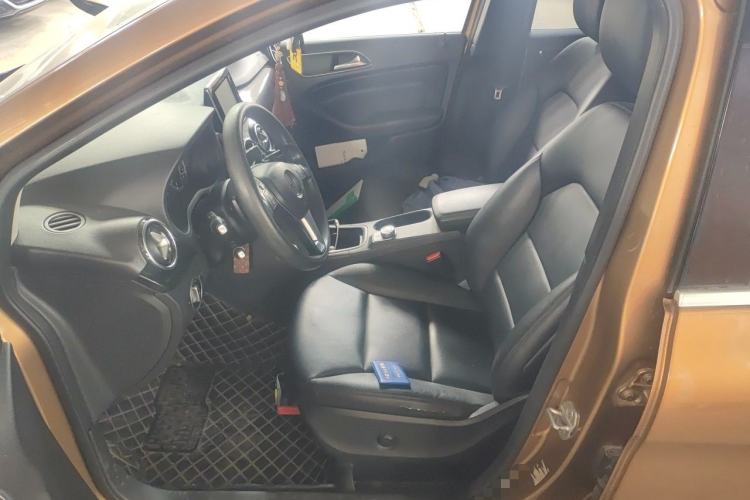 Used Mercedes-Benz B-Class 2012 B 180 base model (imported) Left Front Seat