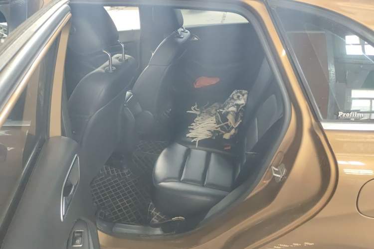 Used Mercedes-Benz B-Class 2012 B 180 base model (imported) Left Rear Seat
