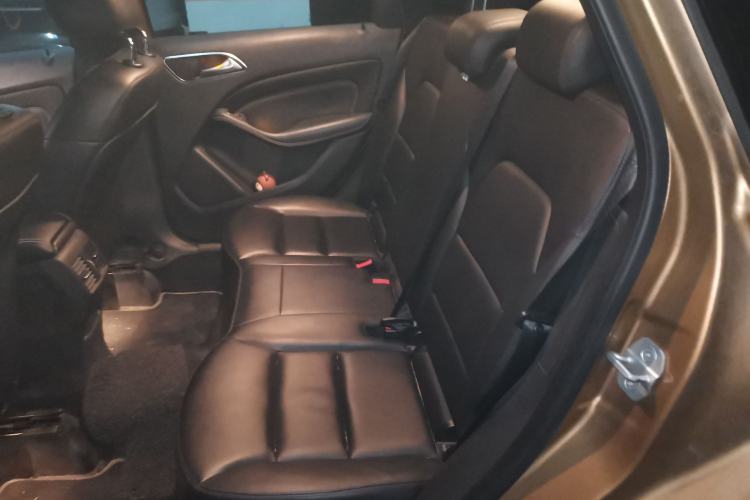 Used Mercedes-Benz B-Class 2012 B 200 Left Rear Seat