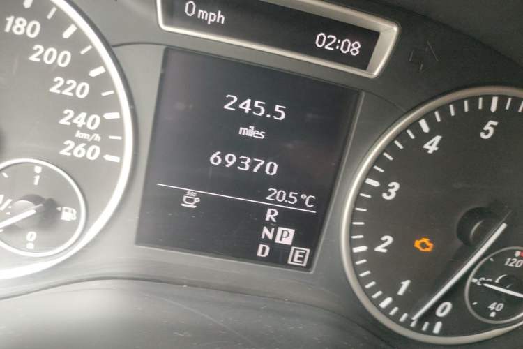 Used Mercedes-Benz B-Class 2012 B 200 Odometer Close Up