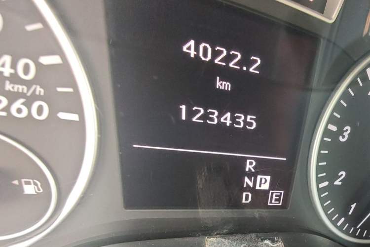 Used Mercedes-Benz B-Class 2012 B 200 Odometer Close Up