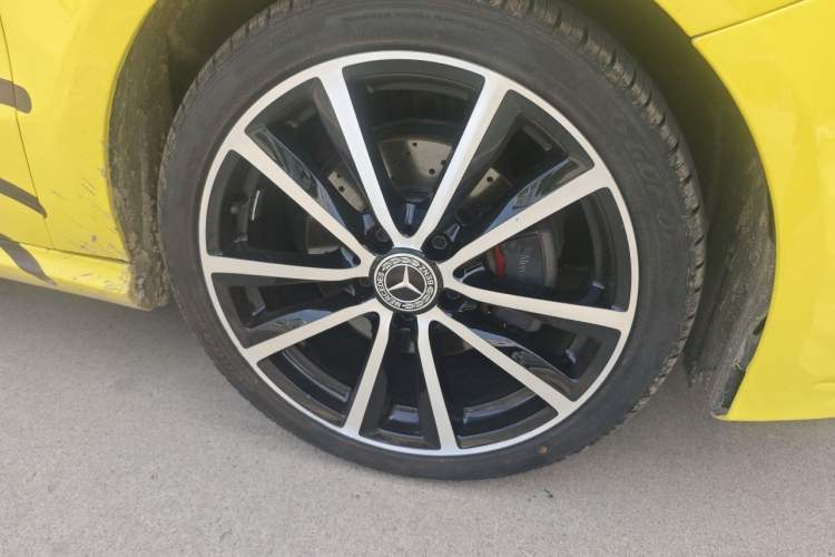 Used Mercedes-Benz B-Class 2012 B 200 Right Front Wheel Hub