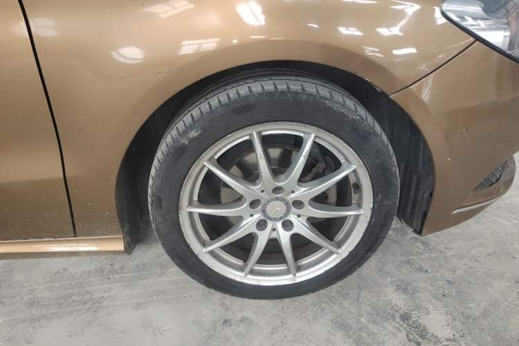 Used Mercedes-Benz B-Class 2012 B 180 base model (imported) Right Front Wheel Hub