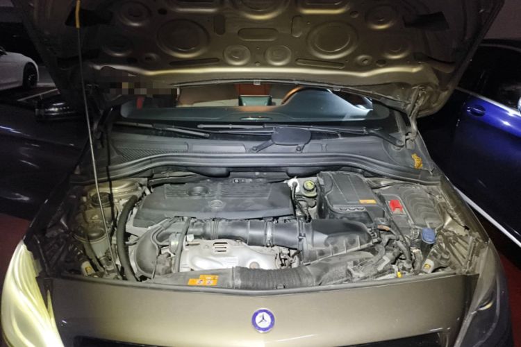 Used Mercedes-Benz B-Class 2013 B 260 Engine Bay