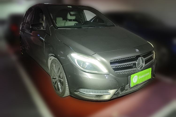 Used Mercedes-Benz B-Class 2013 B 260 Exterior 2