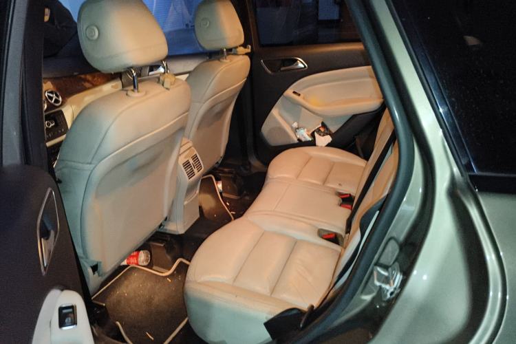 Used Mercedes-Benz B-Class 2013 B 260 Interior 4