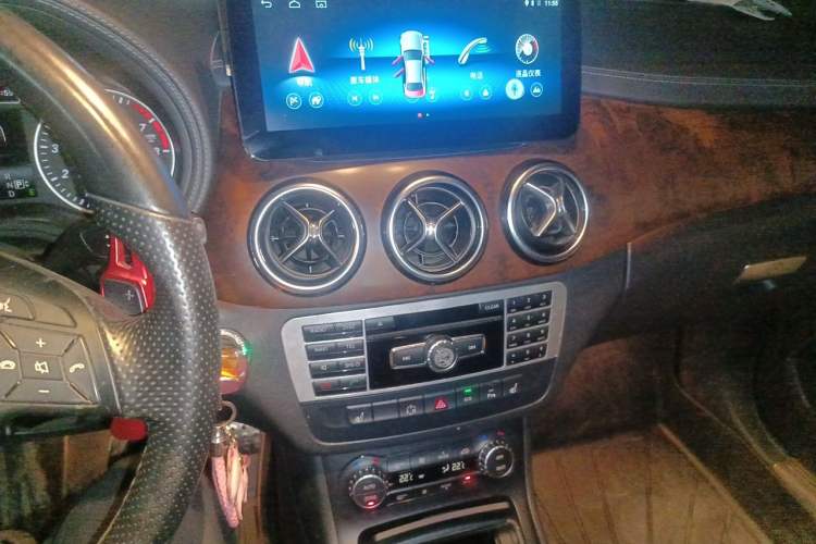 Used Mercedes-Benz B-Class 2013 B 260 Audio And AC Panel