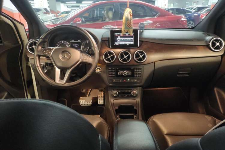 Used Mercedes-Benz B-Class 2013 B 260 Center Console