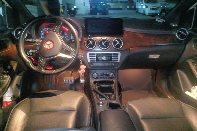 Used Mercedes-Benz B-Class 2013 B 260 Center Console