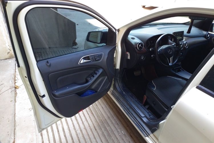 Used Mercedes-Benz B-Class 2013 B 260 Driver Seat