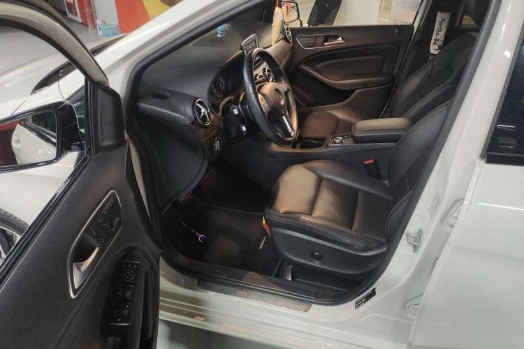 Used Mercedes-Benz B-Class 2013 B 260 Driver Seat
