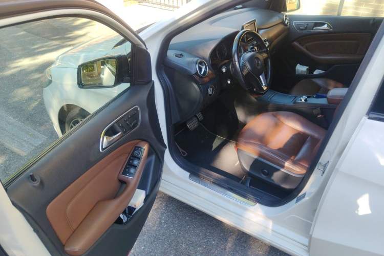 Used Mercedes-Benz B-Class 2013 B 260 Driver Seat
