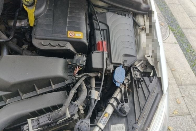 Used Mercedes-Benz B-Class 2013 B 260 Engine Bay Left