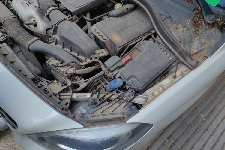 Used Mercedes-Benz B-Class 2013 B 260 Engine Bay Left