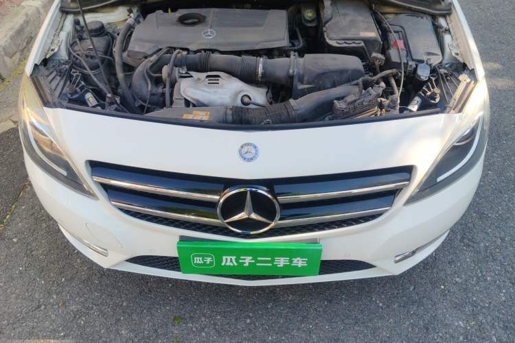 Used Mercedes-Benz B-Class 2013 B 260 Engine Bay