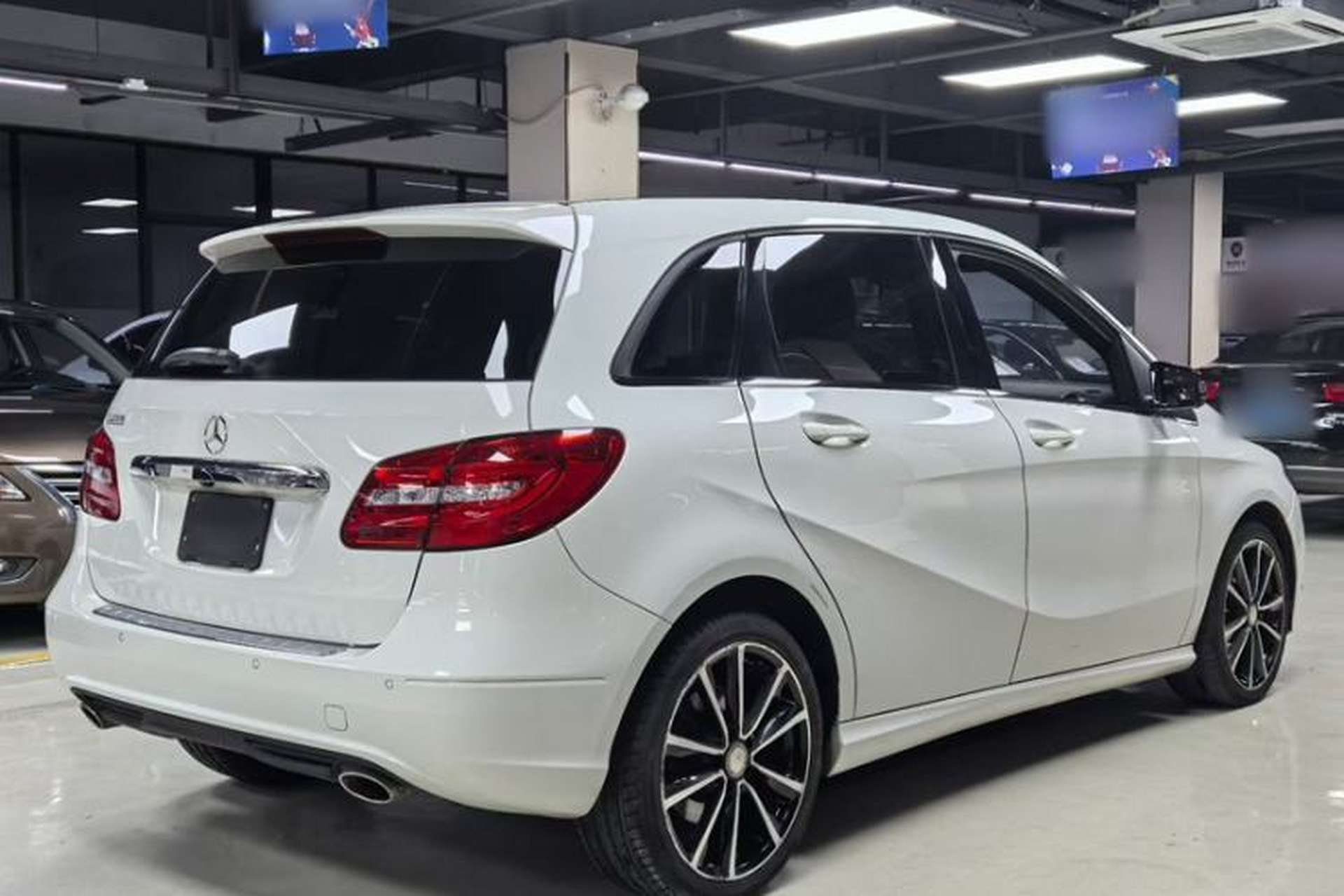 Used Mercedes-Benz B-Class 2013 B 260 Exterior 1