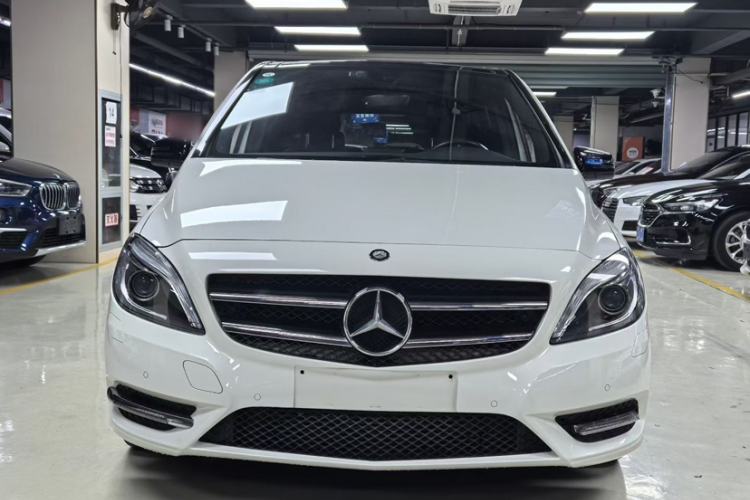 Used Mercedes-Benz B-Class 2013 B 260 Exterior 2