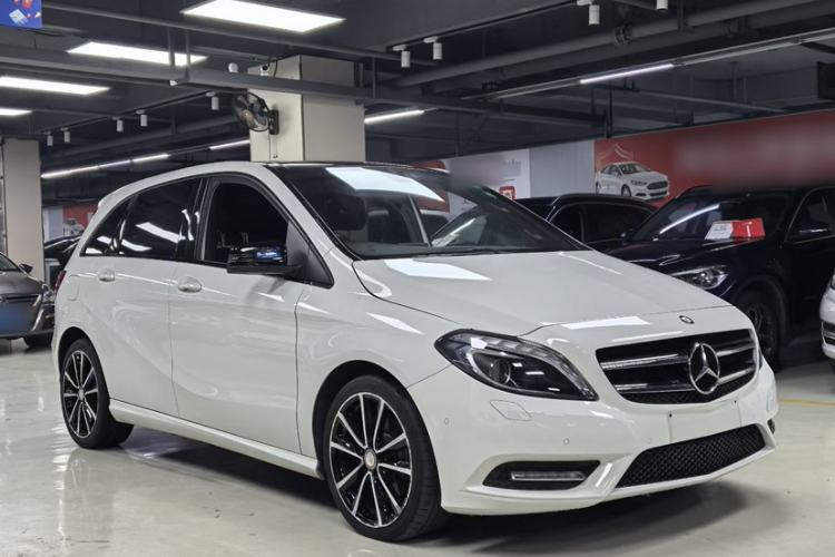 Used Mercedes-Benz B-Class 2013 B 260 Exterior 4