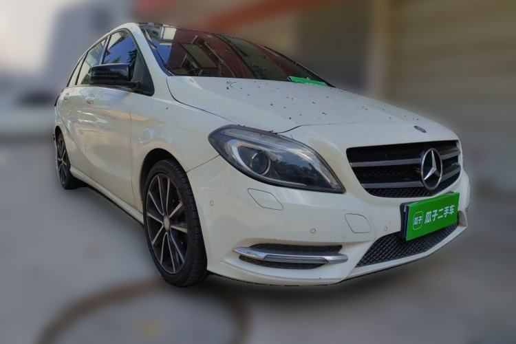 Used Mercedes-Benz B-Class 2013 B 260 Front Right 45 Deg