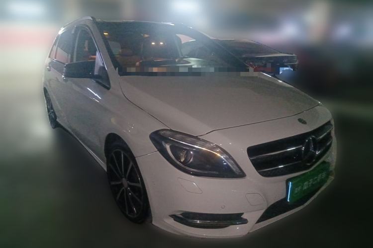 Used Mercedes-Benz B-Class 2013 B 260 Front Right 45 Deg