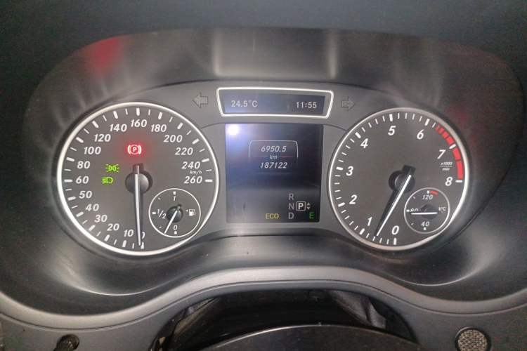 Used Mercedes-Benz B-Class 2013 B 260 Instrument Cluster