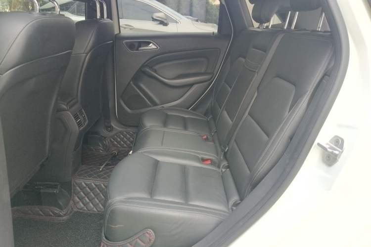 Used Mercedes-Benz B-Class 2013 B 260 Left Rear Seat