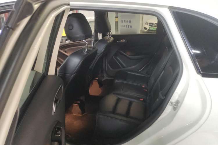 Used Mercedes-Benz B-Class 2013 B 260 Left Rear Seat