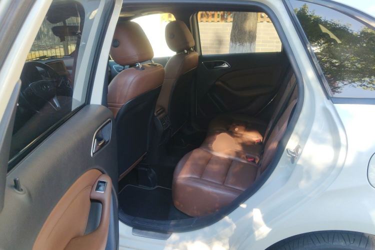 Used Mercedes-Benz B-Class 2013 B 260 Left Rear Seat